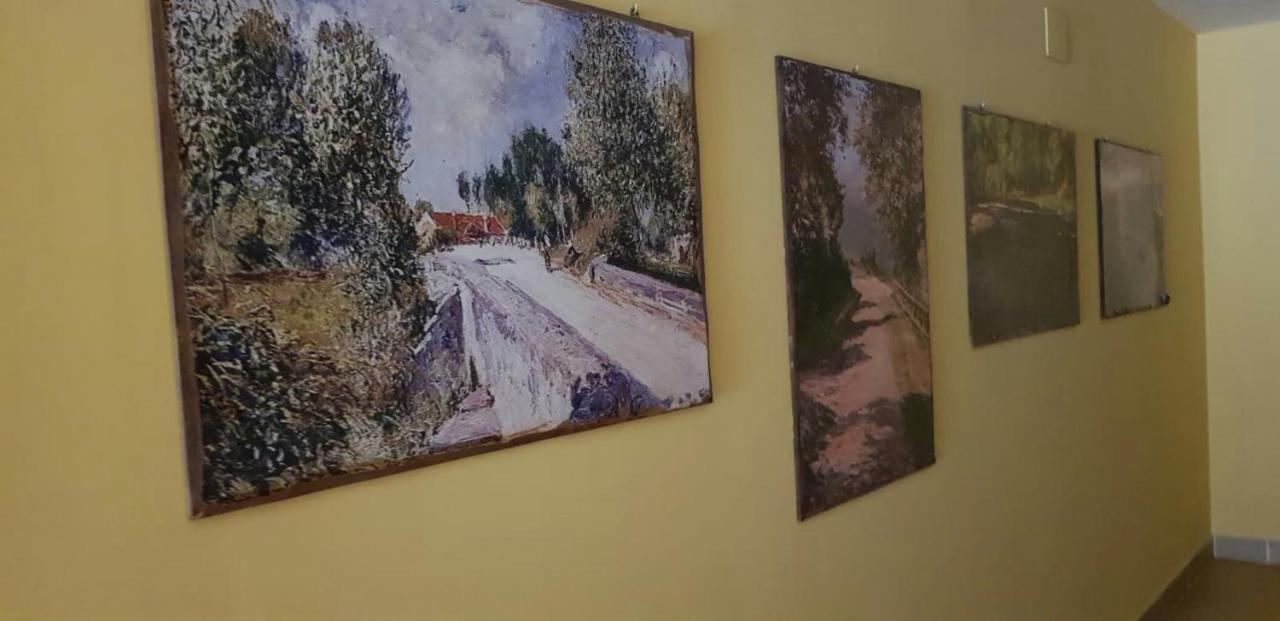 Leyla Hostel Braşov Buitenkant foto