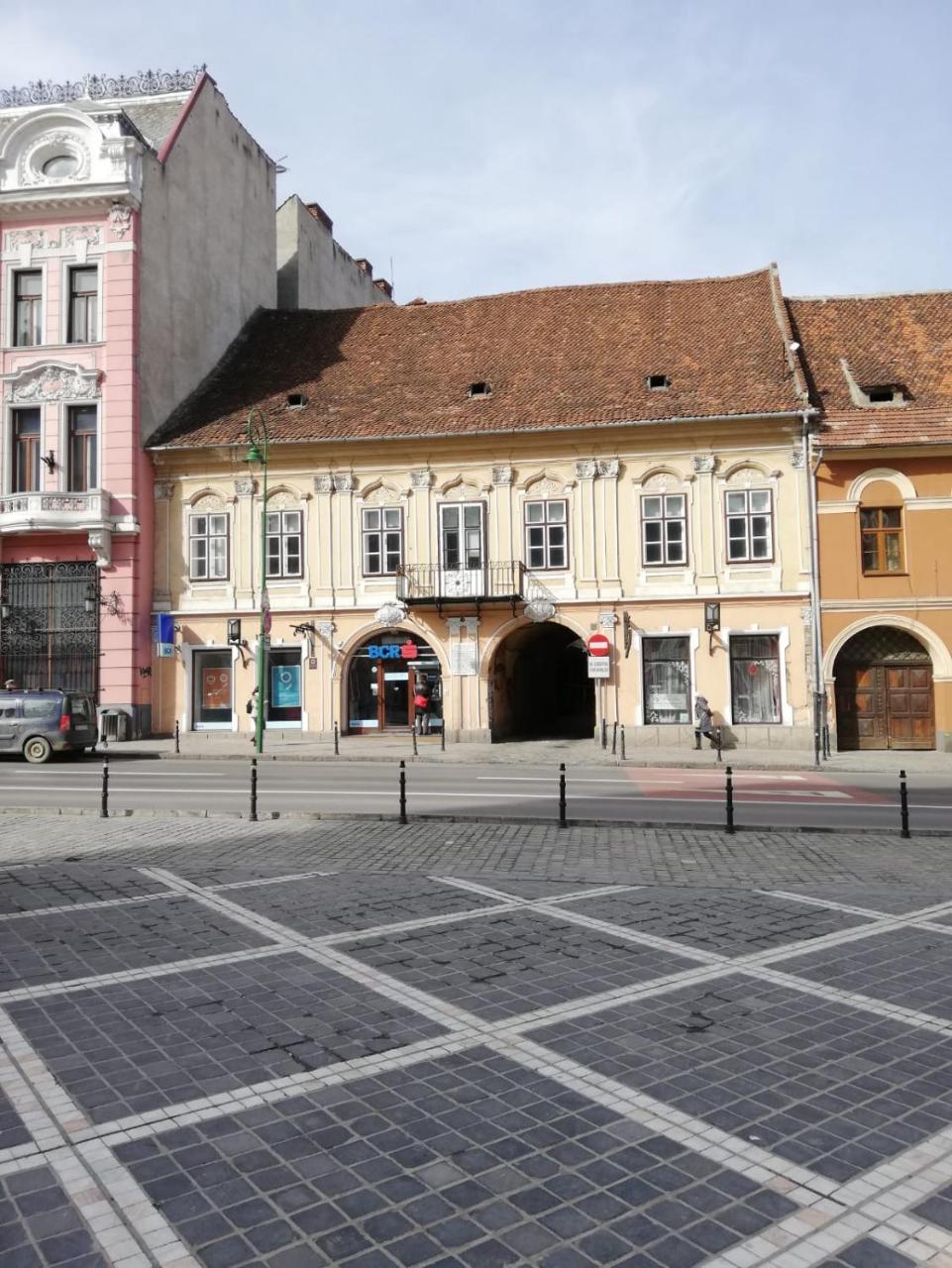 Leyla Hostel Braşov Buitenkant foto