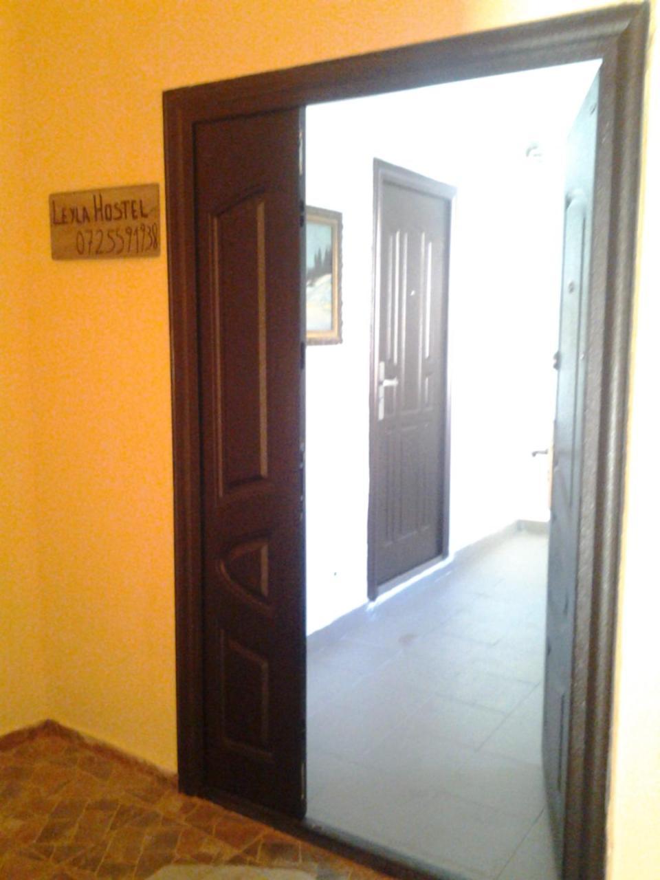 Leyla Hostel Braşov Buitenkant foto