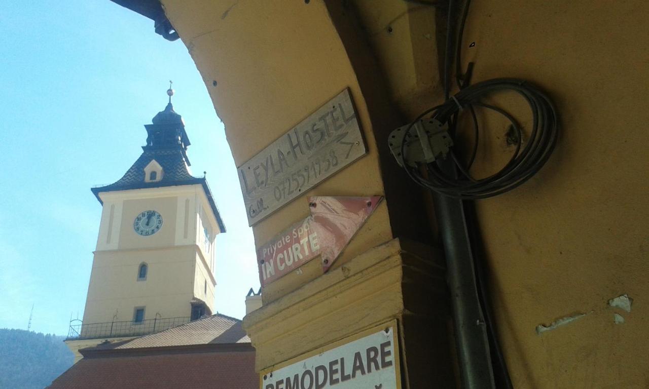 Leyla Hostel Braşov Buitenkant foto