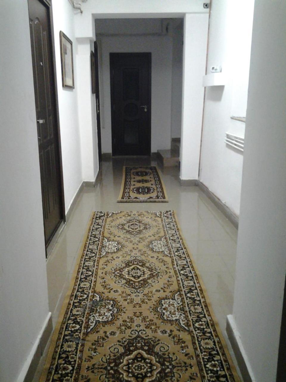 Leyla Hostel Braşov Buitenkant foto