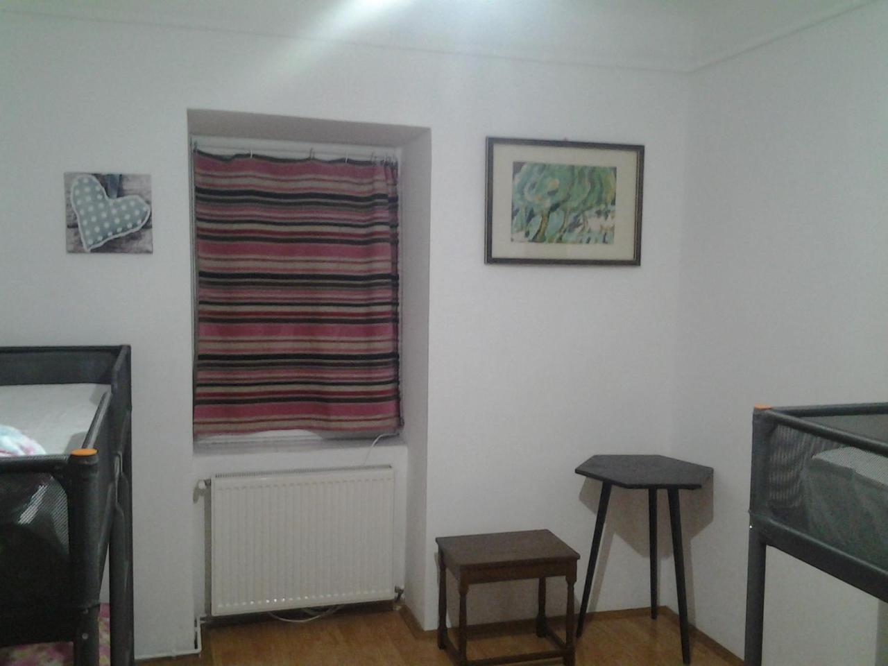 Leyla Hostel Braşov Buitenkant foto