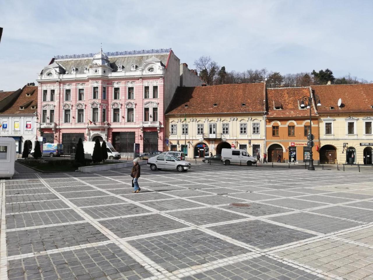Leyla Hostel Braşov Buitenkant foto