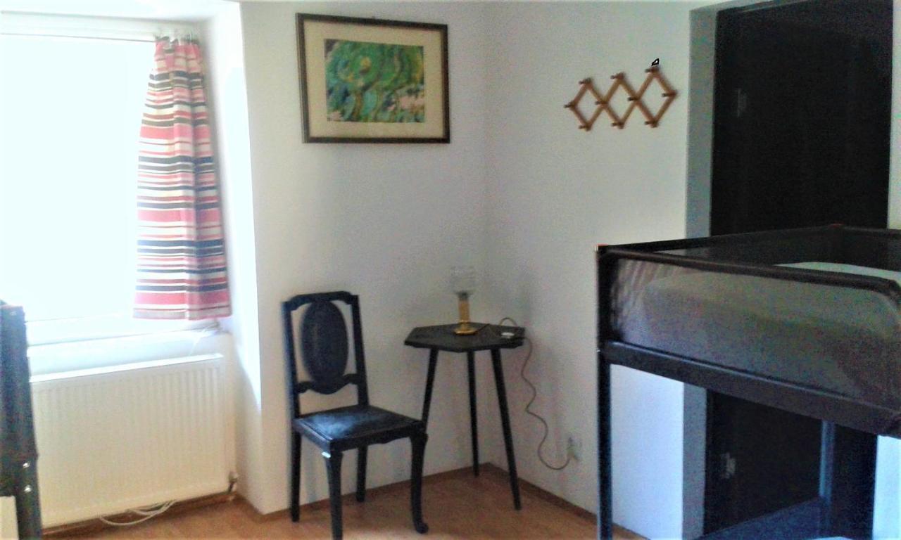 Leyla Hostel Braşov Buitenkant foto