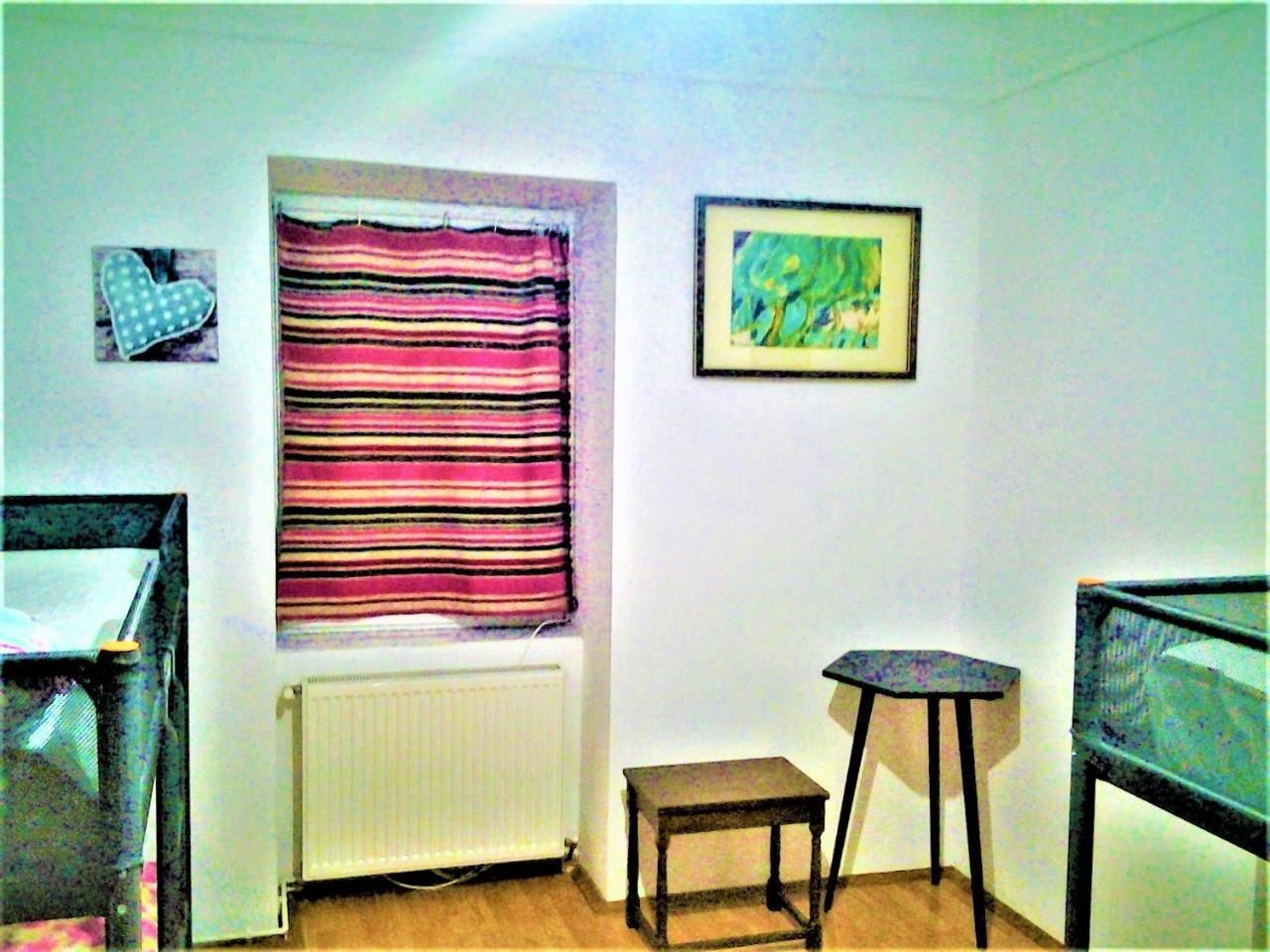 Leyla Hostel Braşov Buitenkant foto