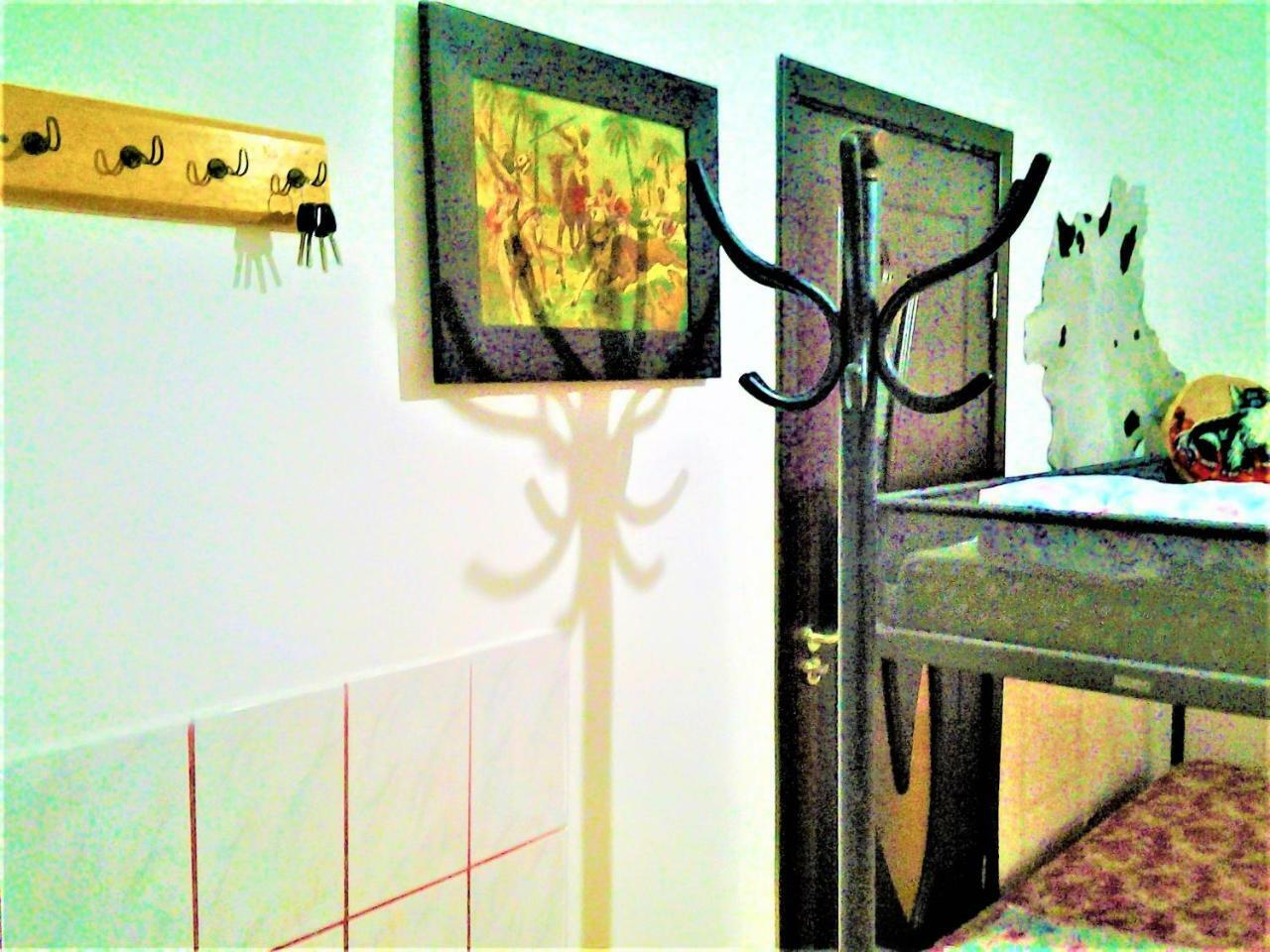 Leyla Hostel Braşov Buitenkant foto